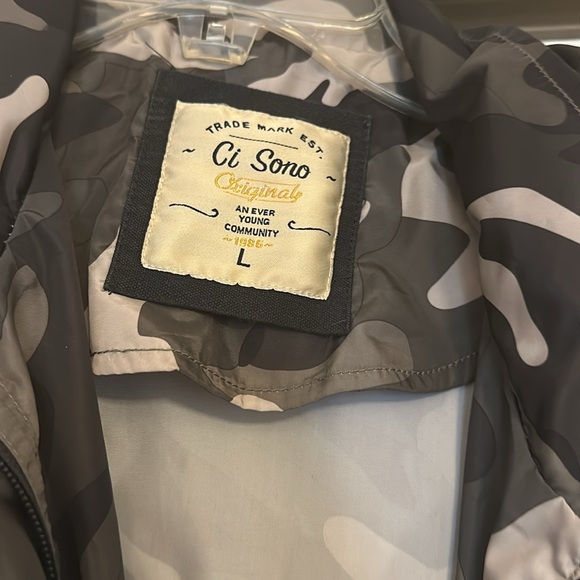 Rain jacket - Picture 4 of 5